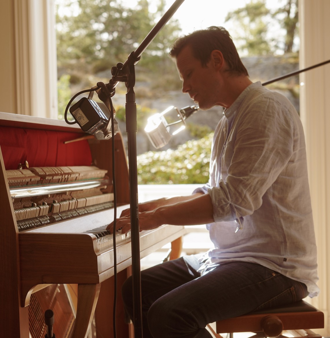 Andreas Ihlebæk Playing Piano Photo